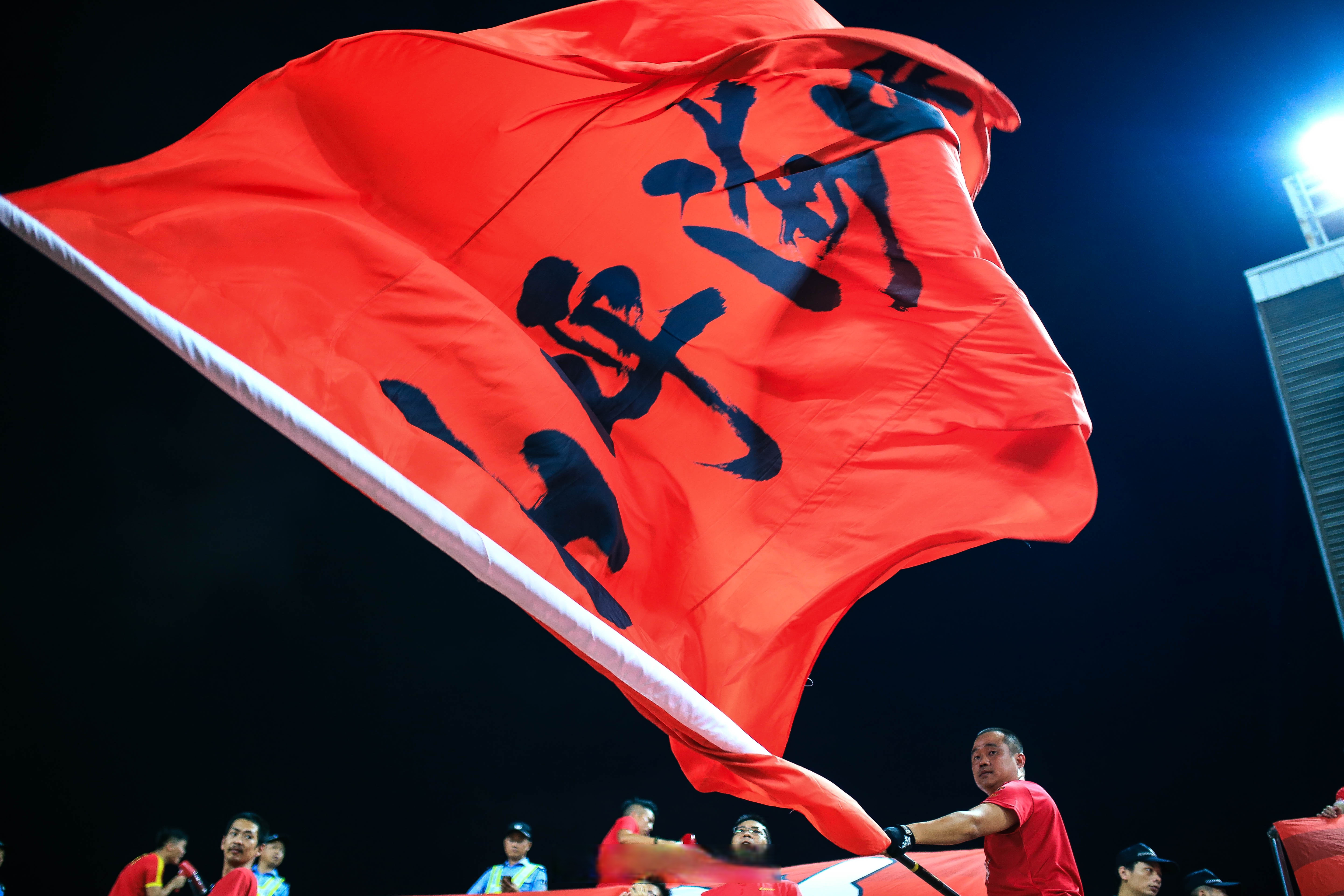 决胜时刻！球队团结一心，全力以赴迎战的简单介绍