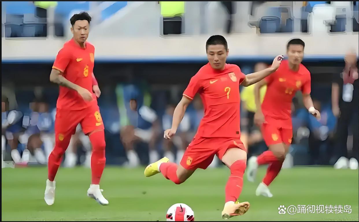 主场迎战强敌，球队全力争取胜利(主场作战是球队表现的重要优势因素)