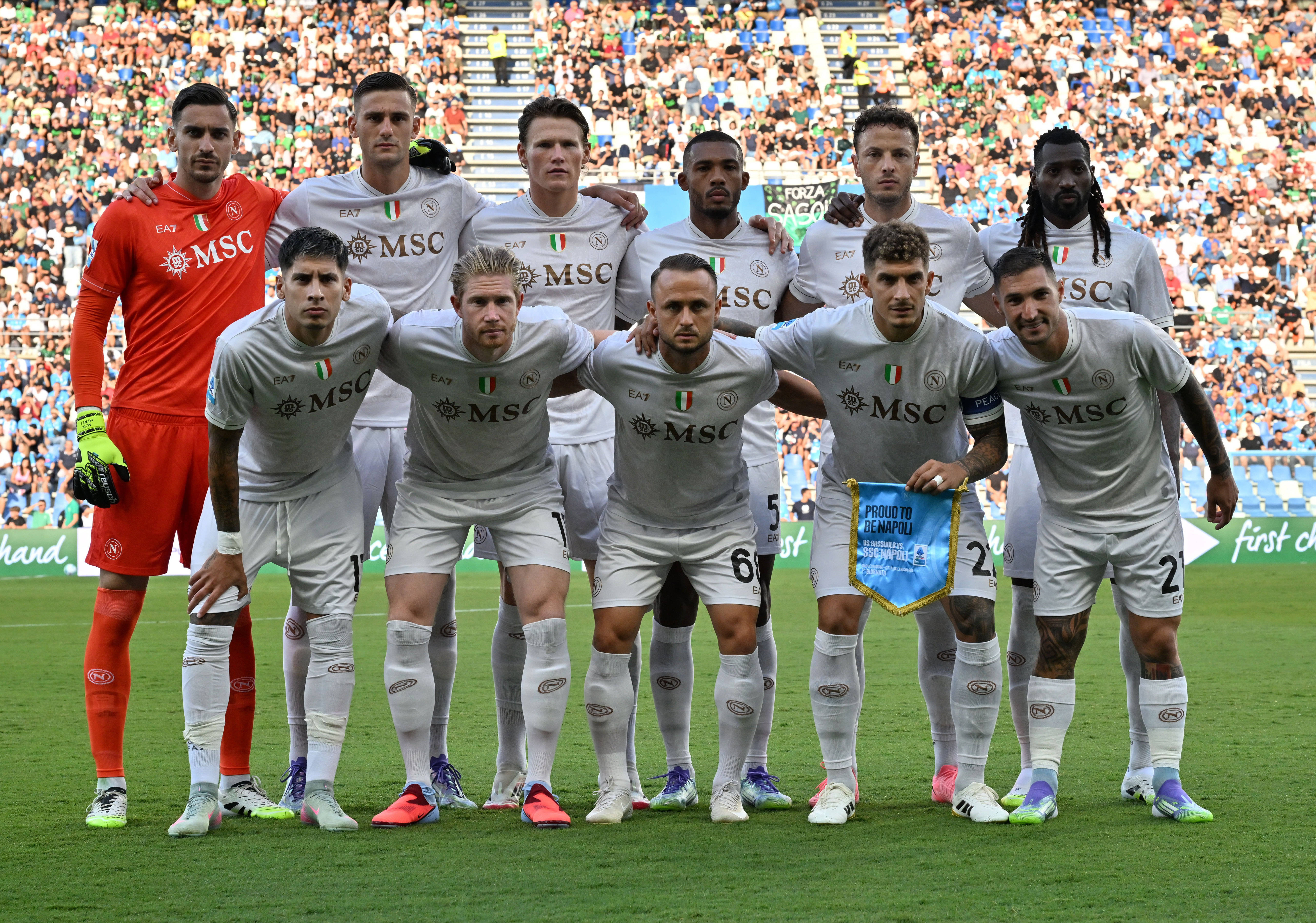 关于佛罗伦萨踢平那不勒斯，防守出色的信息